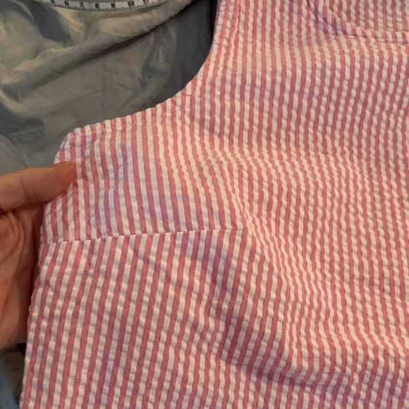 Talbots sleeveless Seersucker Top pink white scalloped hem. Medium EUC cotton - Picture 4 of 6